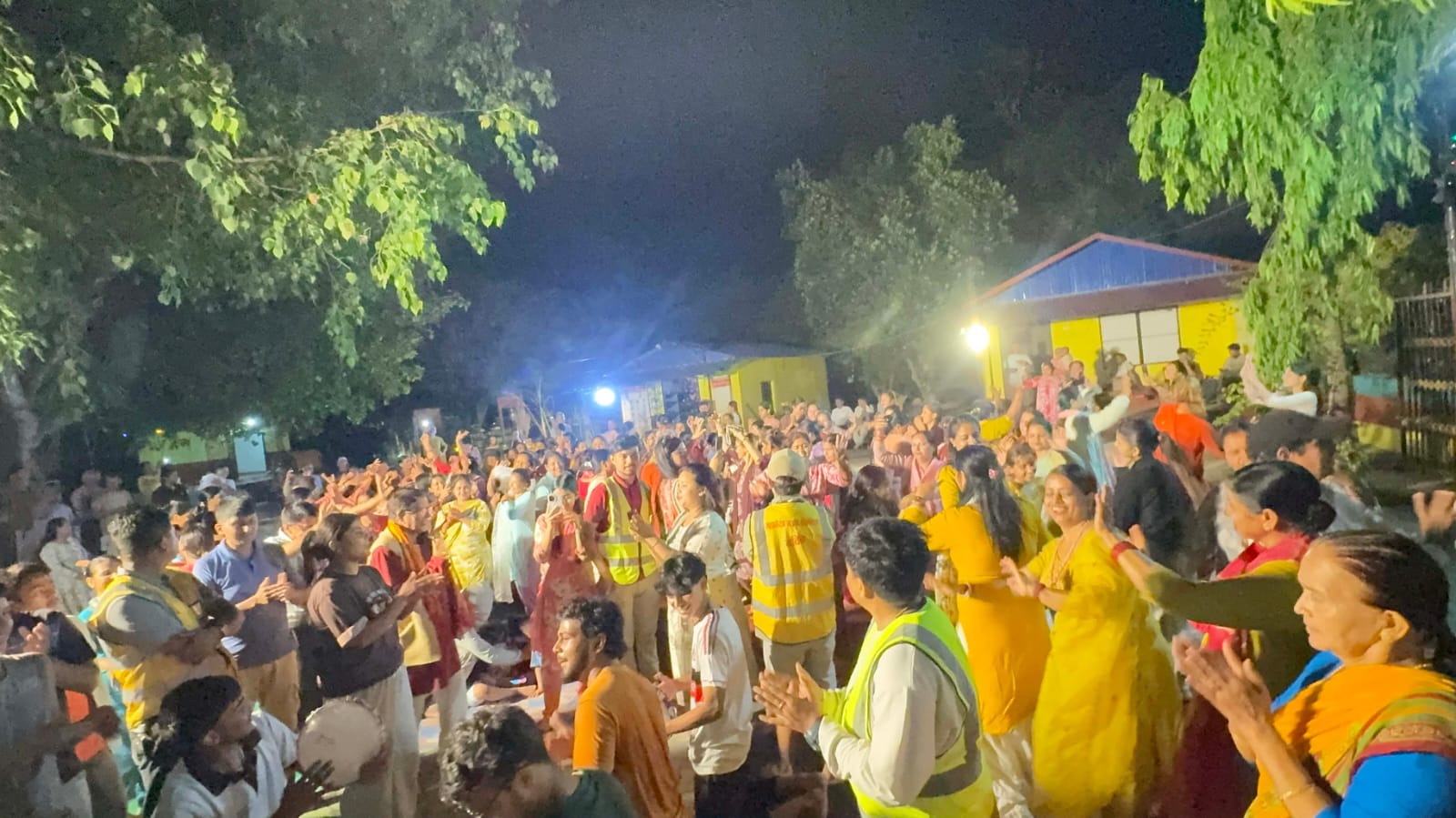 युवाहरुको उत्साहले महाभैरव भजन तिलोत्तमाको निरन्तरयात्रा बाउन्नकोटीमा